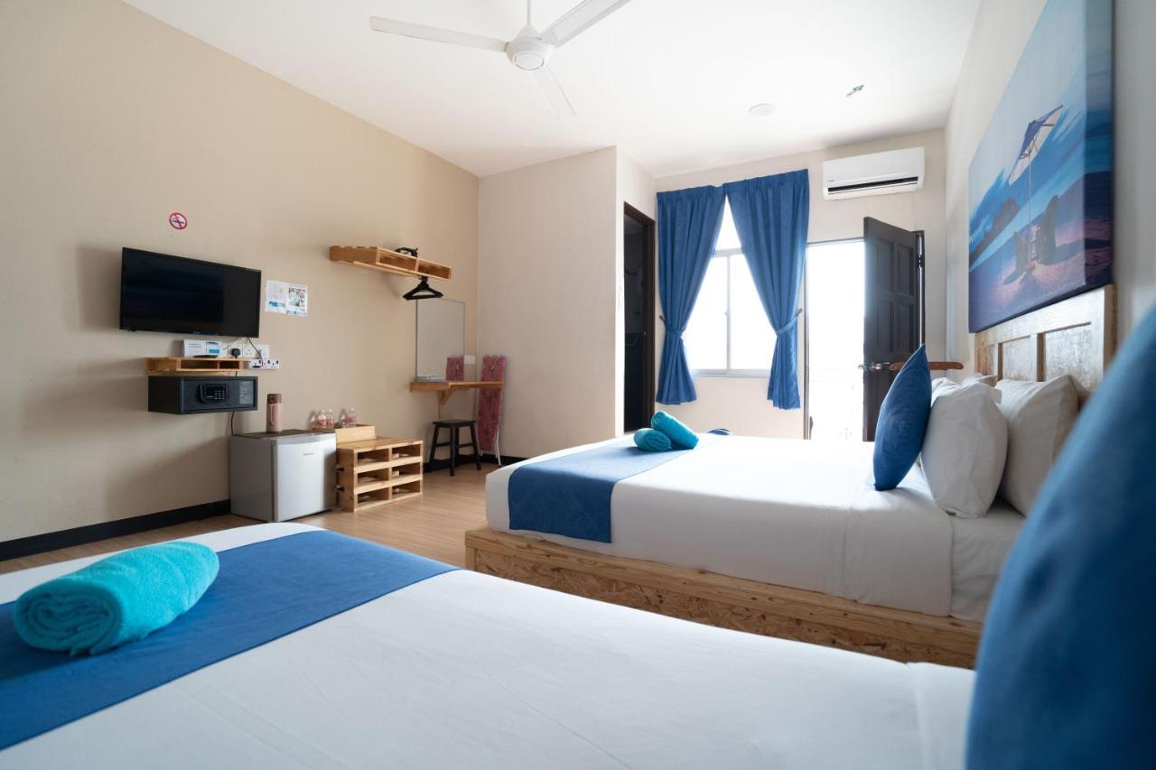 Paretto Seaview Hotel Pantai Cenang  Exterior photo